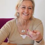 DSC02883 Andrea-Gandler-Kinesiologie-Salzburg-Ernährung-Aromatherapie-Aromaberatung-Abnehmkurs-Gewicht-reduzieren-Abnehmen-Alternative-Heilung-Stress-reduzieren-Stressreduktion-Portraitfoto